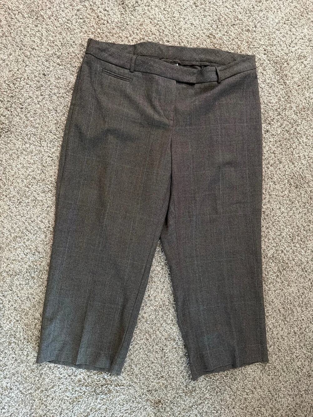 3 for $9 JM collection plaid cropped pants EUC 18W 2096